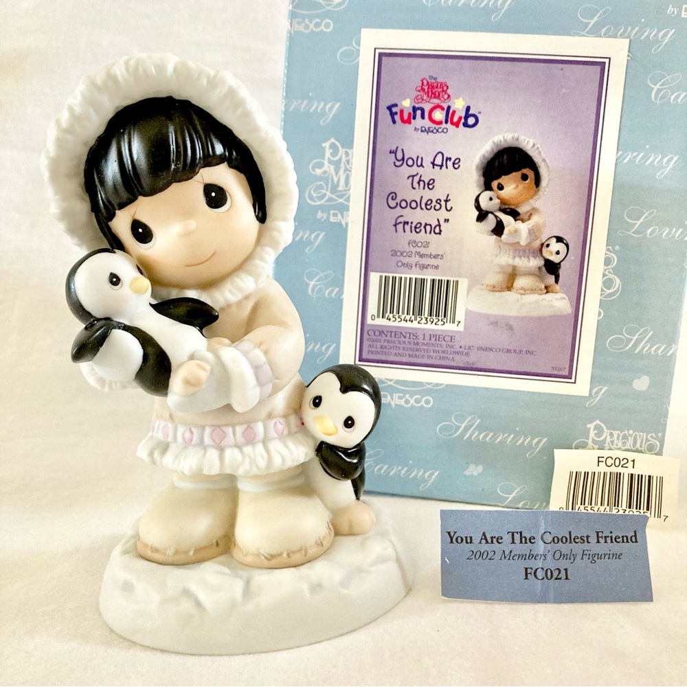 2002 Exclusive Members Only Precious Moments Fun Club Figurine ft. Cute Penguins